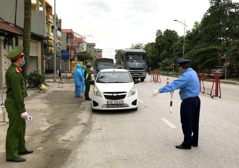 Hà Nội: Học sinh lớp 3 dương tính với Covid-19, cả lớp đi cách ly trong đêm