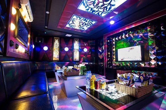 Hà Nội yêu cầu đóng cửa quán karaoke, vũ trường, quán bar từ 0h ngày 1/2