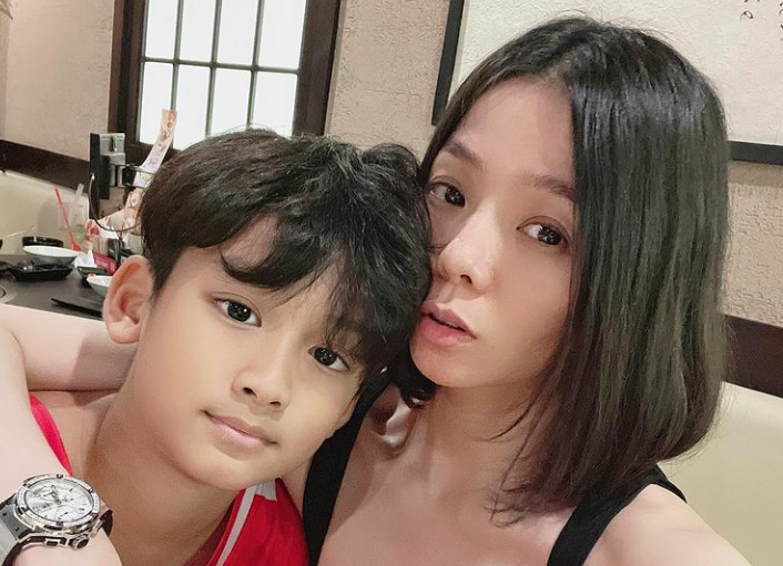 Về Hà Nội ăn Tết cùng "tình trẻ", Lệ Quyên viết tâm thư lưu luyến con trai