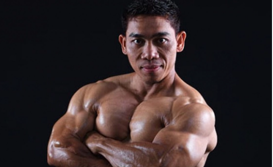 Lực sĩ  Phạm Văn Mách ngoại tình kiêm luôn lừa đảo chiếm đoạt tài sản