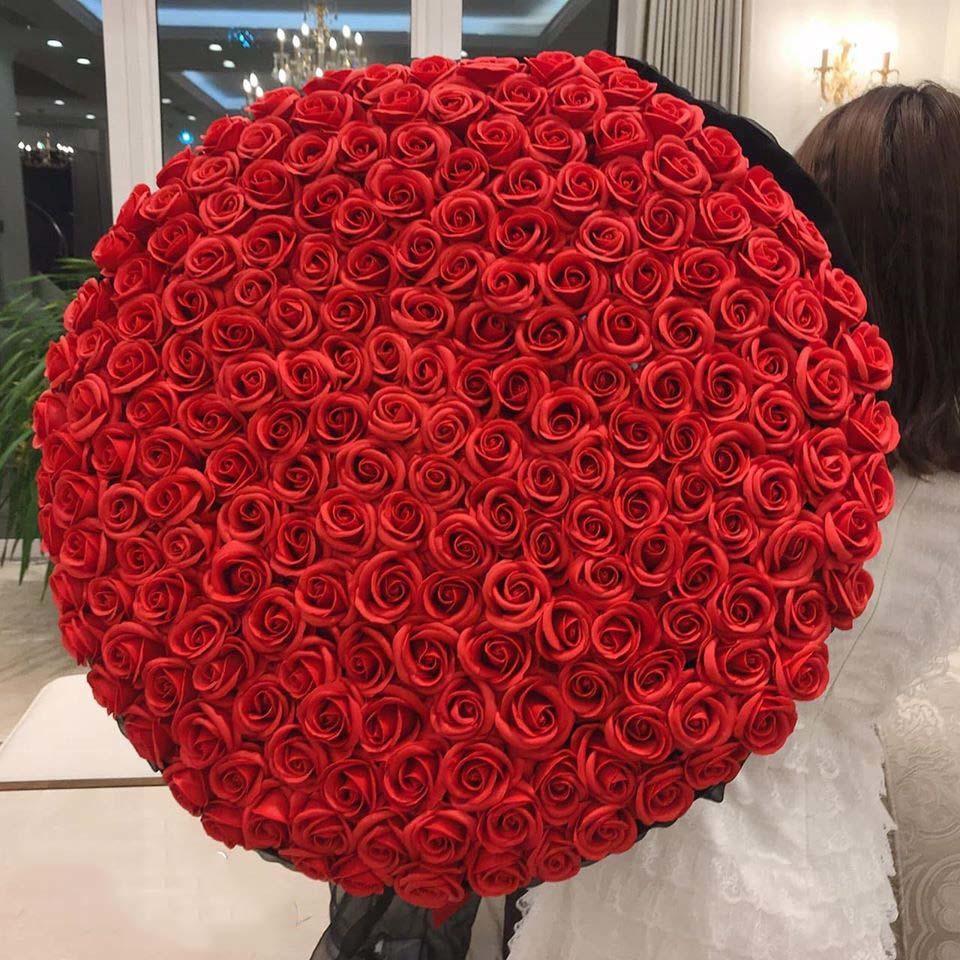 Nghệ An: Thanh niên mua 999 bông hoa hồng để tỏ tình nhân ngày Valentine - Ảnh 3