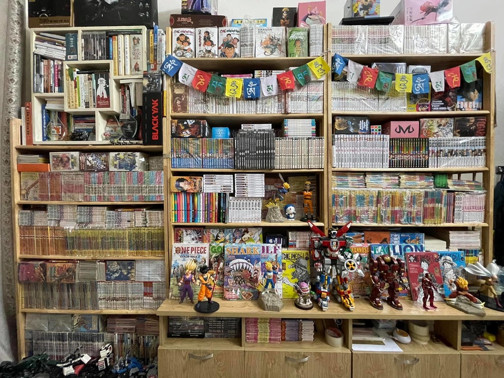 Về tuổi thơ với căn phòng chứa 7.000 cuốn truyện và vô số mô hình đồ chơi - Ảnh 8