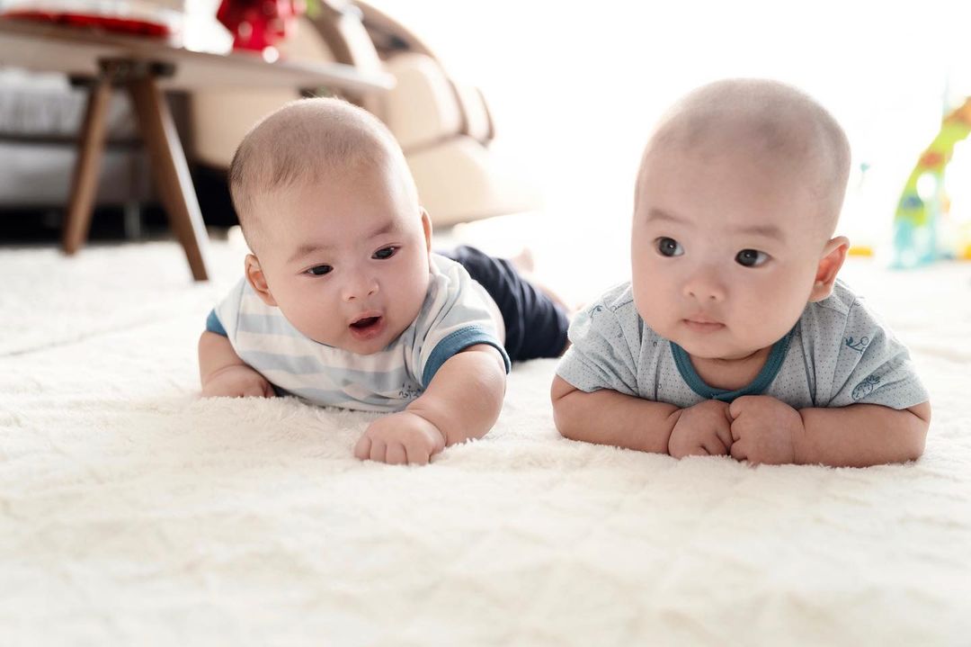 Hé lộ tên thật của cặp sinh đôi nhà Hà Hồ - Dương Khắc Linh và loạt con sao Việt mới sinh - Ảnh 4