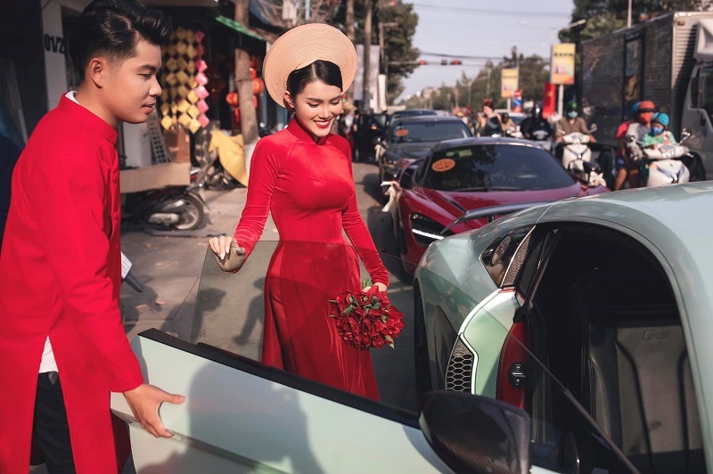 'Bản sao' Hoa hậu Kỳ Duyên gây xôn xao với lễ cưới toàn siêu xe hơn 50 tỷ - Ảnh 5