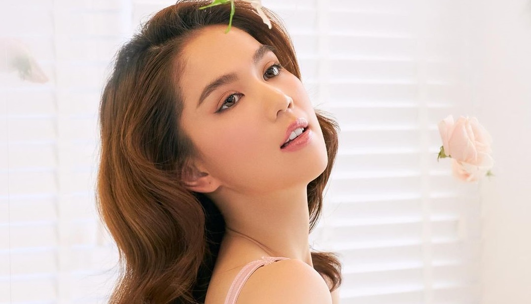 Ngọc Trinh thanh lý đồ tiền tỷ, dân mạng trả giá "kim cương 1,9 tỷ chốt 190k, free ship không chị?"
