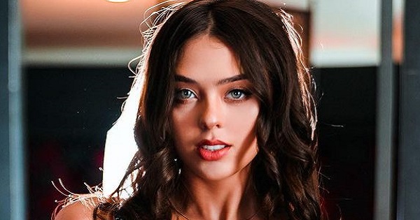 Bùi Tiến Dũng gặp scandal phát ngôn, bạn gái mẫu Tây vẫn rực lửa với bikini
