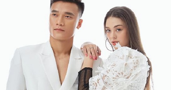 Nghi vấn thủ môn "soái ca" Bùi Tiến Dũng chuẩn bị lên xe hoa cùng bạn gái Tây