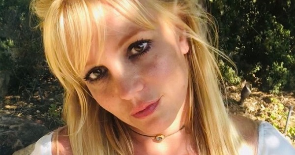 Britney Spears khóc suốt hai tuần liền khi phim tài liệu được công chiếu