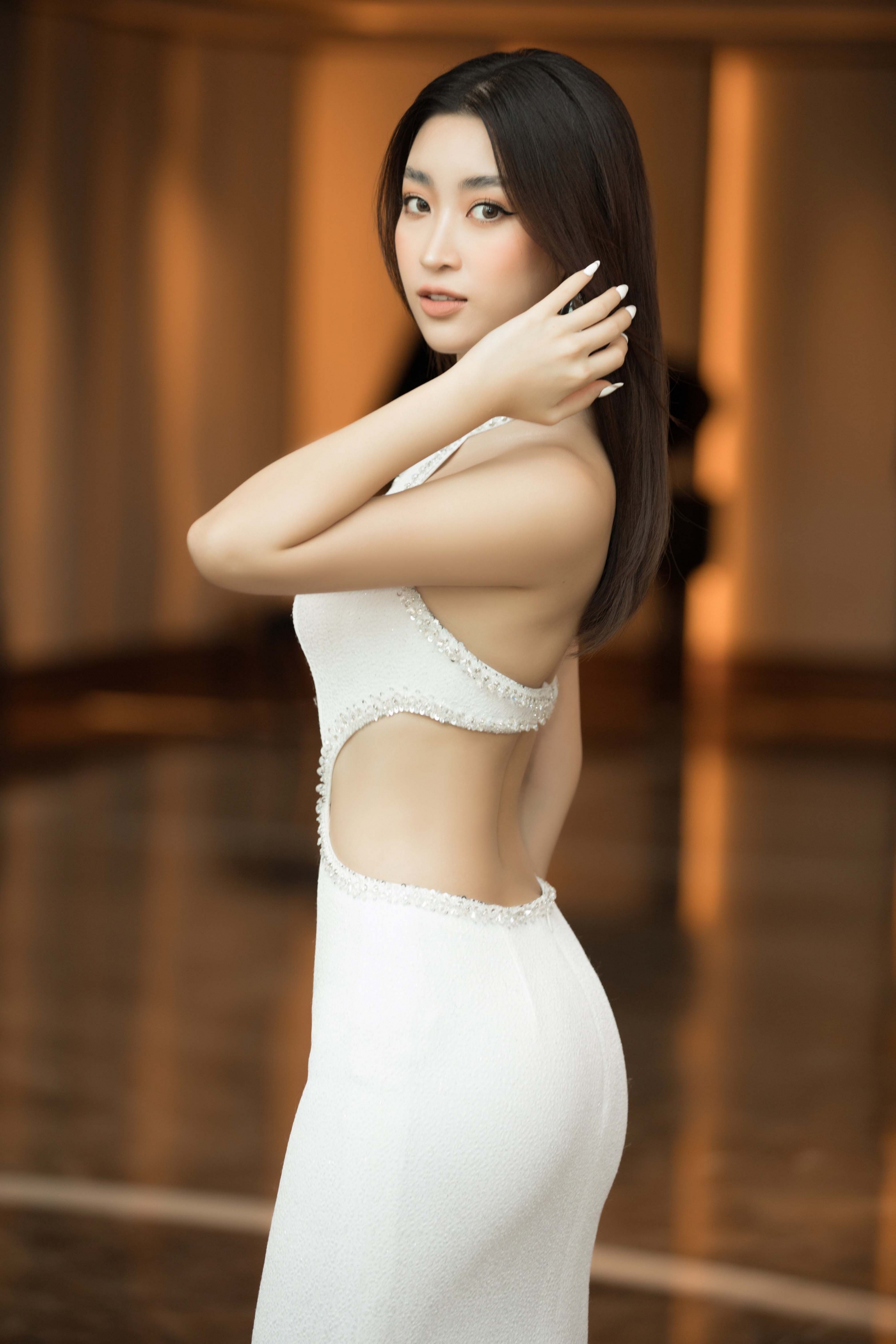 Lộ hình ảnh Đỗ Mỹ Linh bị chen lấn thô bạo trên thảm đỏ Miss World Vietnam - Ảnh 1