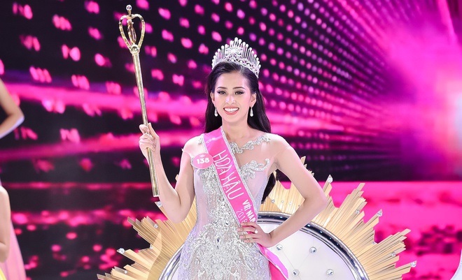 Nhan sắc ngủ trưa bị quay trộm của Hoa hậu Tiểu Vy - Ảnh 8