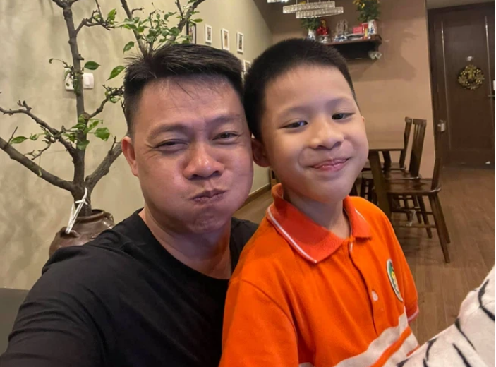 Con trai BTV Quang Minh làm host chương trình 'tầm cỡ quốc tế' khi mới lớp 1 - Ảnh 2