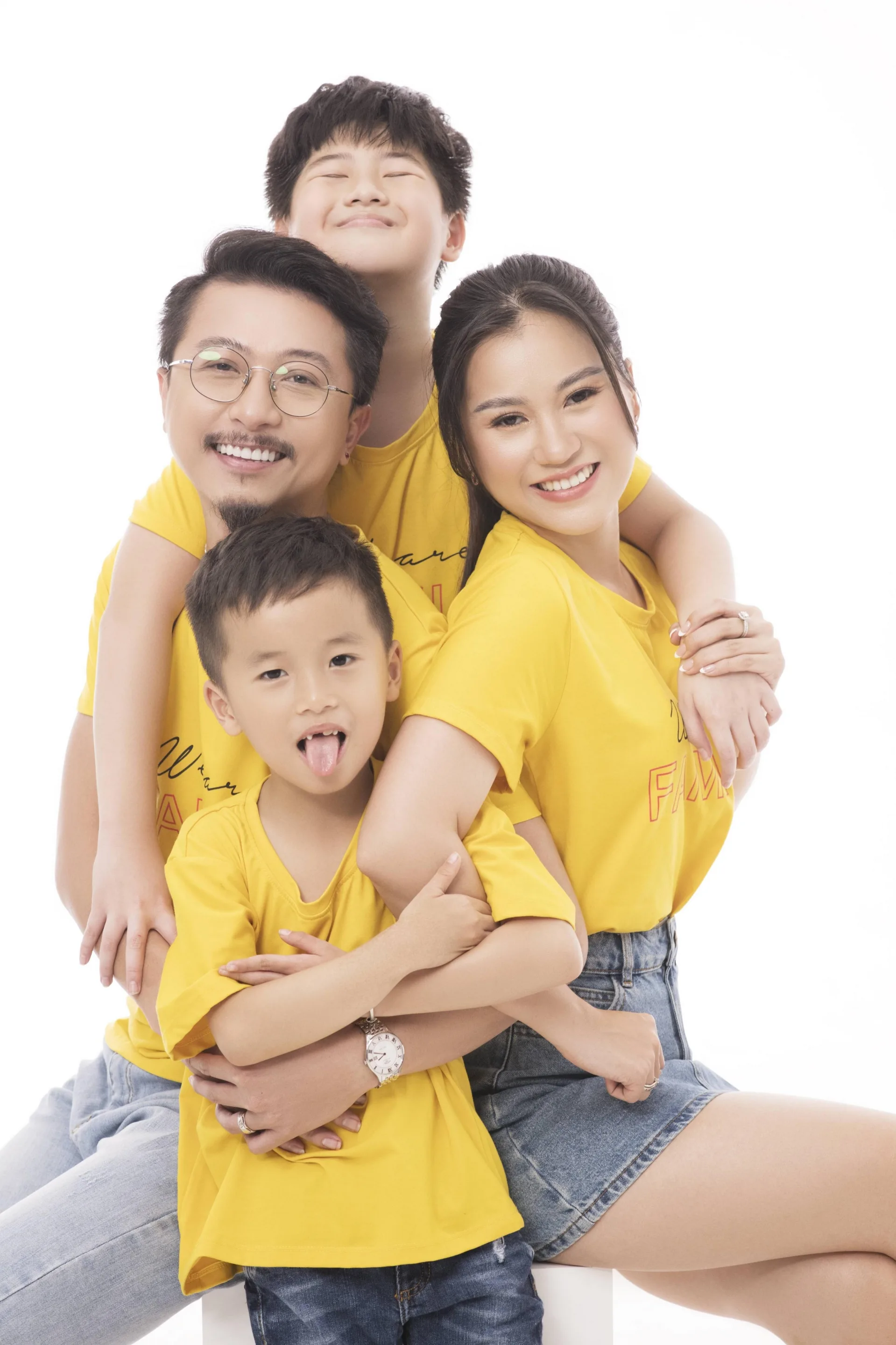 Lâm Vỹ Dạ nhập hội Chủ tịch: Diện đồ hiệu sang chảnh, đeo đồng hồ 400 triệu - Ảnh 8