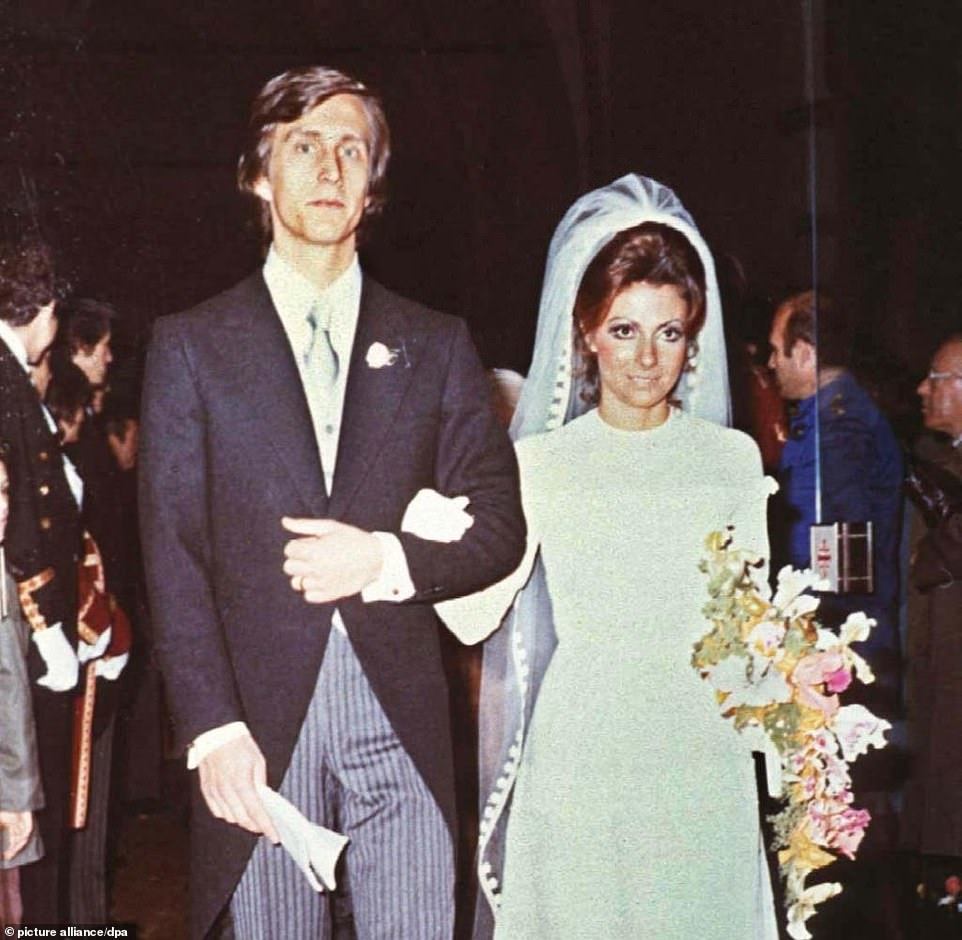 Patrizia và Maurizio kết hôn năm 1973 khi cả hai đều 24 tuổi và có hai người con - Alessandra và Allegra. Ảnh: Dailymail.