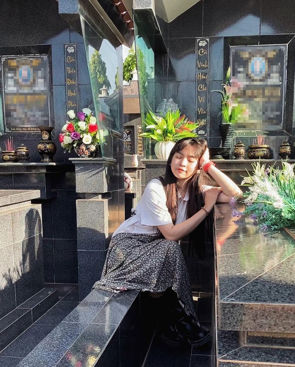 Khánh Vân (Mắt Biếc) lại gây tranh cãi khi chụp ảnh trên mộ của người thân quá cố - Ảnh 2