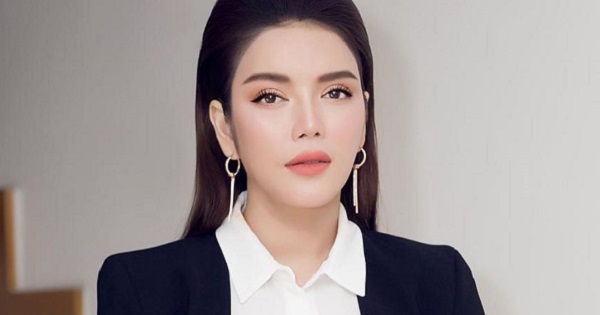 Lý Nhã Kỳ không nhập hội Nathan Lee vì... bận khoe nhà mới siêu sang