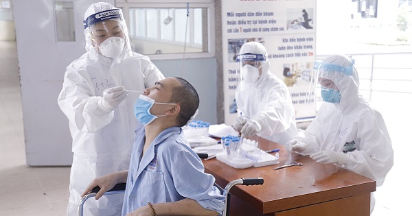 Hà Nội: Thêm 4 F1 nghi nhiễm Covid-19, có 2 ca phải xét nghiệm đến lần 3