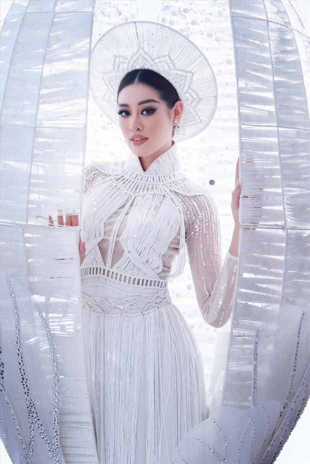 Khánh Vân xuất hiện ấn tượng, tung cú xoay 'thần thánh' tại đêm thi Quốc phục Miss Universe - Ảnh 9