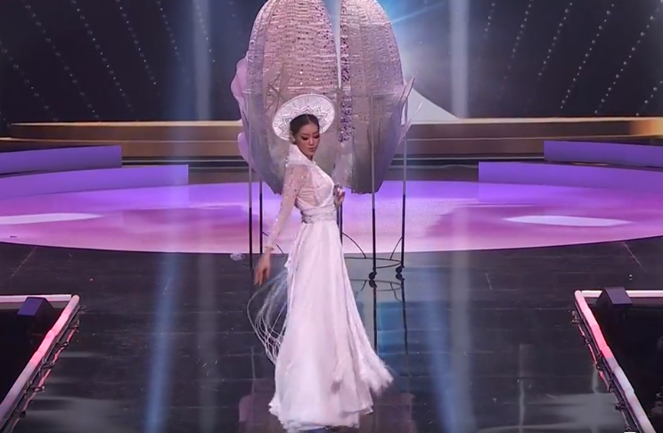 Khánh Vân xuất hiện ấn tượng, tung cú xoay 'thần thánh' tại đêm thi Quốc phục Miss Universe - Ảnh 7