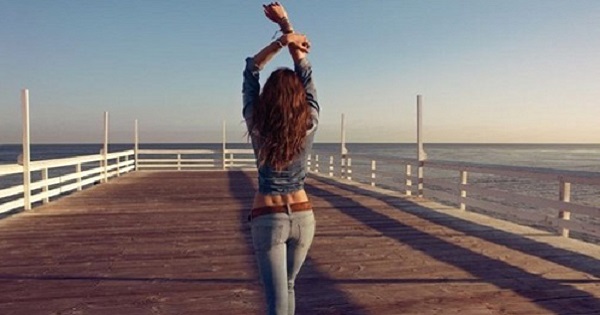 Nhân tướng học: "Lúm đồng tiền" sau lưng có ý nghĩa gì?