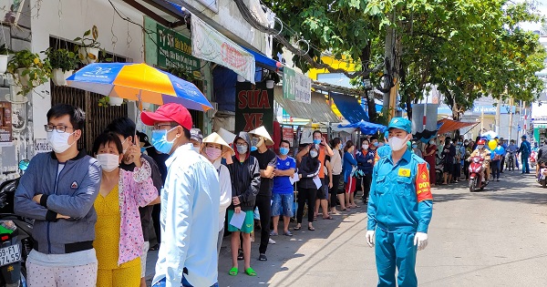 Lãnh đạo đính chính TP.HCM không xét nghiệm Covid-19 toàn bộ người dân