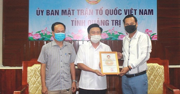 Giữa lùm xùm, đại diện Hoài Linh trao 1 tỷ đồng cho Quảng Trị, hé lộ kế hoạch cứu trợ miền Trung