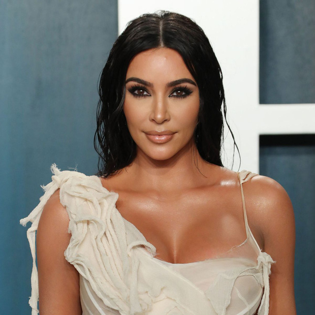 Chồng cũ có tình mới, Kim Kardashian bị fan boy 'trồng cây si' - Ảnh 3