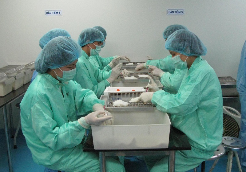 Việt Nam dự tính sản xuất vaccine Covid-19 một liều tiêm vào quý 4/2021 - Ảnh 1