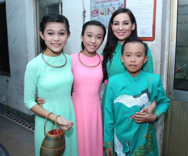 Quản lý Diễm Phạm tiết lộ 2 con gái nuôi chịu thiệt thòi khi Phi Nhung nhận nuôi Hồ Văn Cường  - Ảnh 3