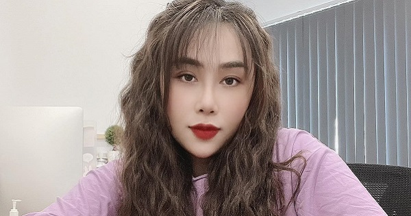Nhà văn Gào bị đưa bằng chứng bán hàng