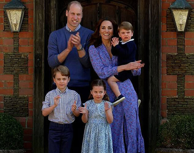 William và Kate đưa ba con đến thăm tượng bà nội Diana trước lễ khánh thành - Ảnh 1