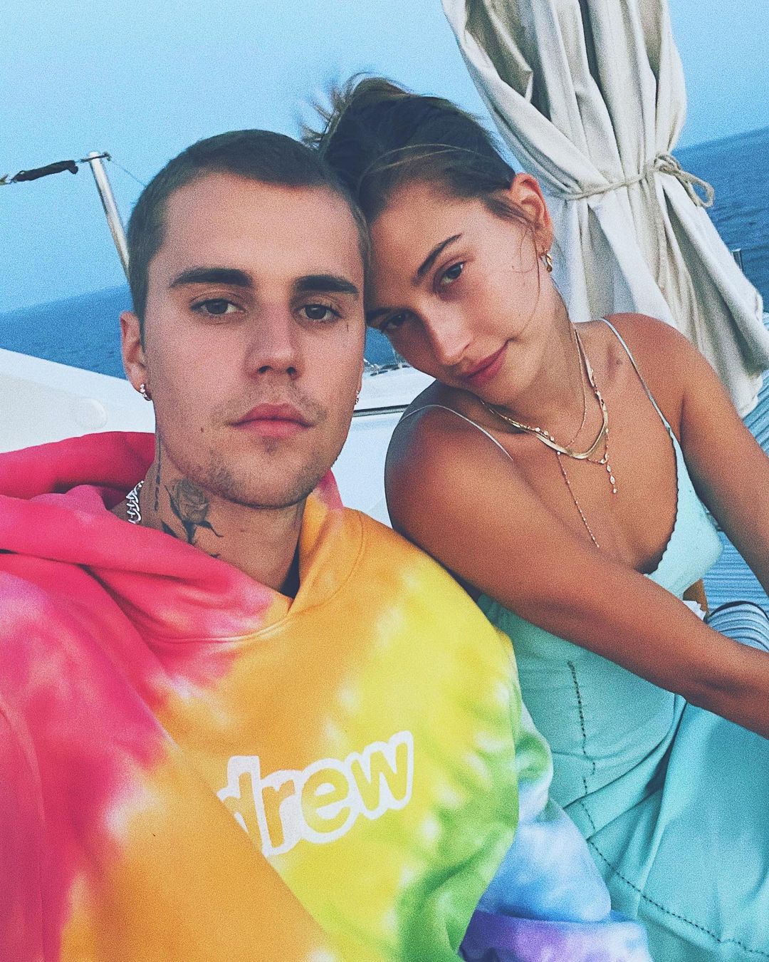 Dù đã cưới vợ, Justin Bieber vẫn giữ ảnh hôn tình cũ Selena trên Instagram  - Ảnh 5