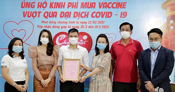 Bà Phương Hằng vừa xin 200 tỷ, Vy Oanh lộ chuyện ủng hộ quỹ vaccine 5 triệu