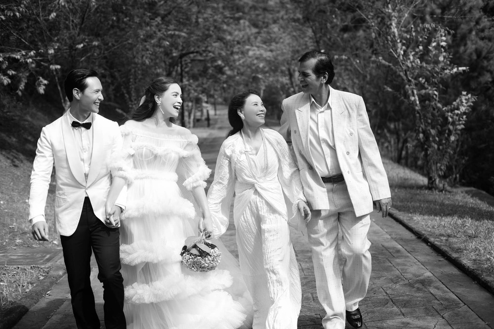 Mang thai 4 tháng, Hồ Ngọc Hà mới quyết định mặc váy cô dâu sánh đôi Kim Lý - Ảnh 1