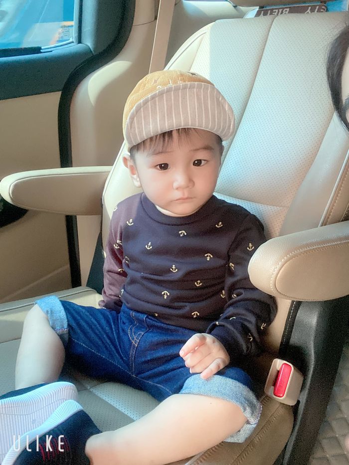 Mới 3 tuổi, quý tử nhà Lâm Khánh Chi sở hữu ngoại hình chuẩn 'hotboy tương lai' - Ảnh 4