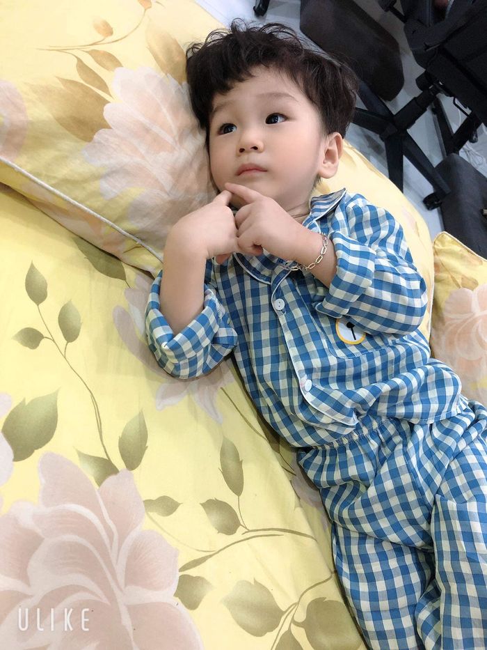 Mới 3 tuổi, quý tử nhà Lâm Khánh Chi sở hữu ngoại hình chuẩn 'hotboy tương lai' - Ảnh 3