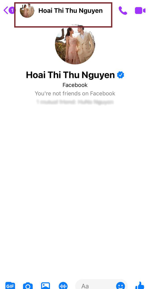 Màn hình khung chat không hề hiển thị tích xanh sau tên Facebook Nguyễn Thị Thu Hoài.