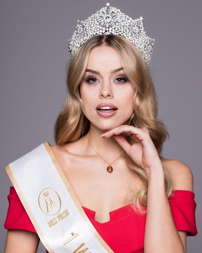 Nữ sinh đẹp tựa búp bê đăng quang Hoa hậu Siêu quốc gia Ba Lan 2021 - Ảnh 7