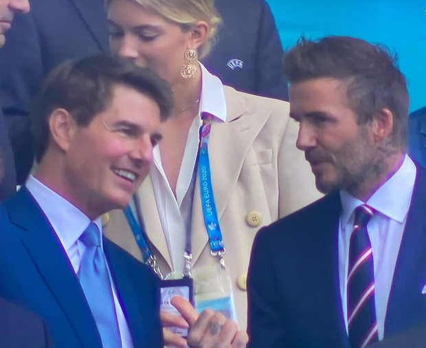 David Beckham và Tom Cruise nổi bật trên khán đài vẫn không giúp Anh thắng  - Ảnh 2