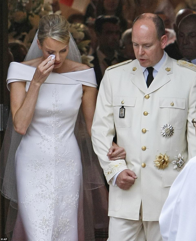 Trước nghi vấn ly hôn, Vương phi Monaco từng cạo nửa đầu chính thức lên tiếng - Ảnh 8
