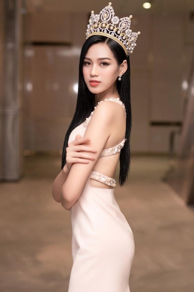 Đỗ Thị Hà công bố 5 bản vẽ váy dạ hội diện Chung kết Miss World 2021 - Ảnh 12