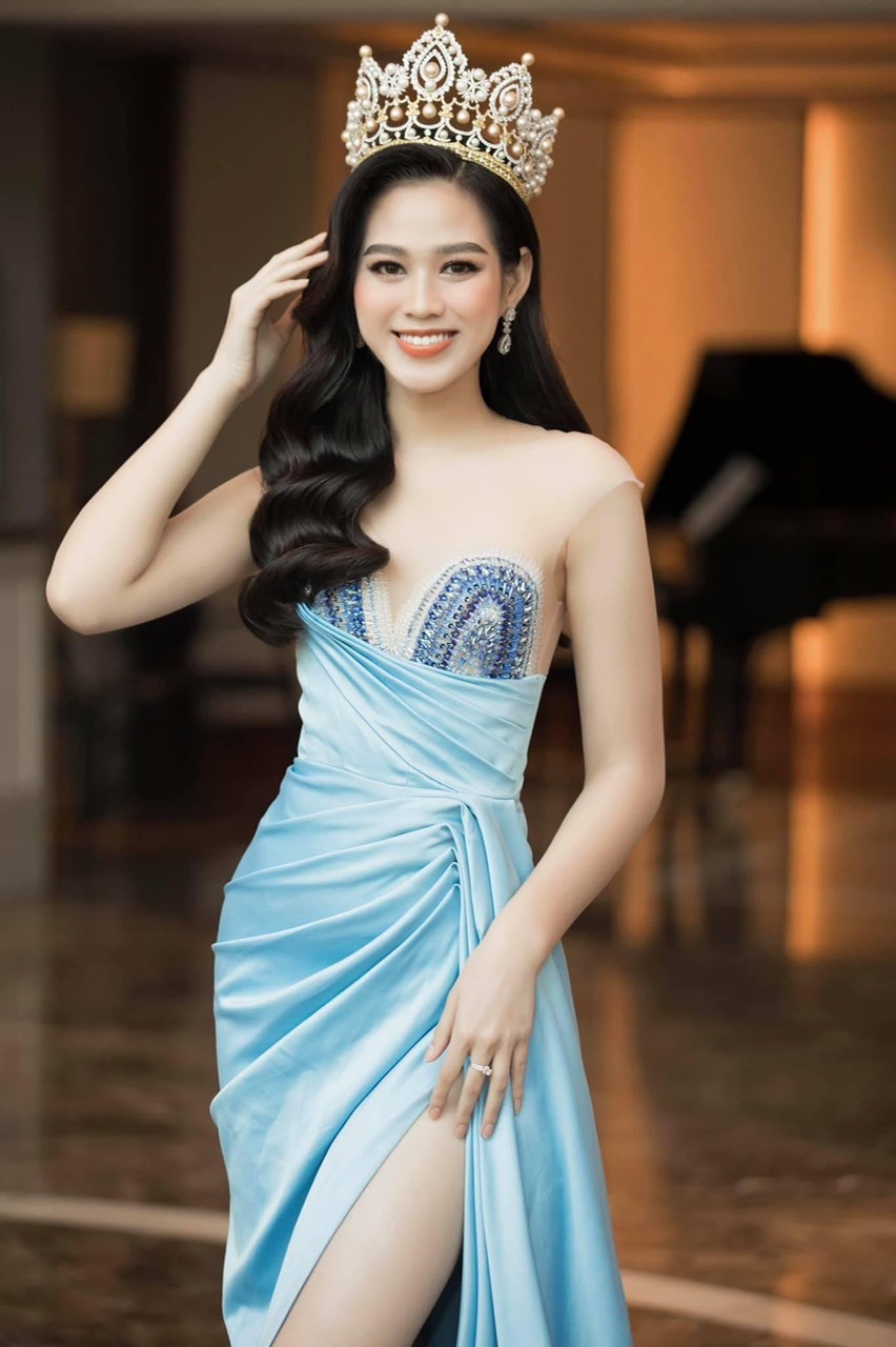 Chưa thi Miss World 2021, Đỗ Thị Hà có luôn ảnh đăng quang - Ảnh 4