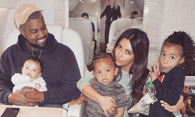 Nghi vấn Kanye West làm đám cưới lần 2 với Kim Kardashian - Ảnh 4