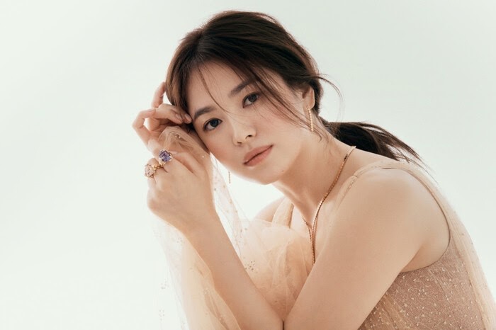 Song Hye Kyo khoe vẻ đẹp 'không tuổi' nhưng bị soi ra chi tiết bất thường - Ảnh 11