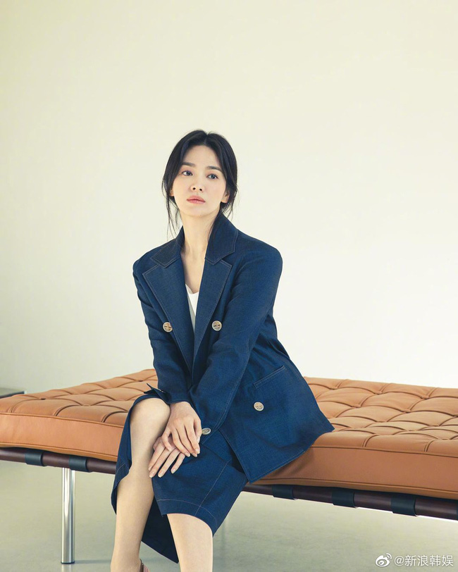 Song Hye Kyo khoe vẻ đẹp 'không tuổi' nhưng bị soi ra chi tiết bất thường - Ảnh 1