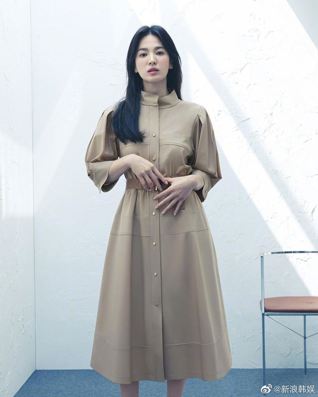 Song Hye Kyo khoe vẻ đẹp 'không tuổi' nhưng bị soi ra chi tiết bất thường - Ảnh 4