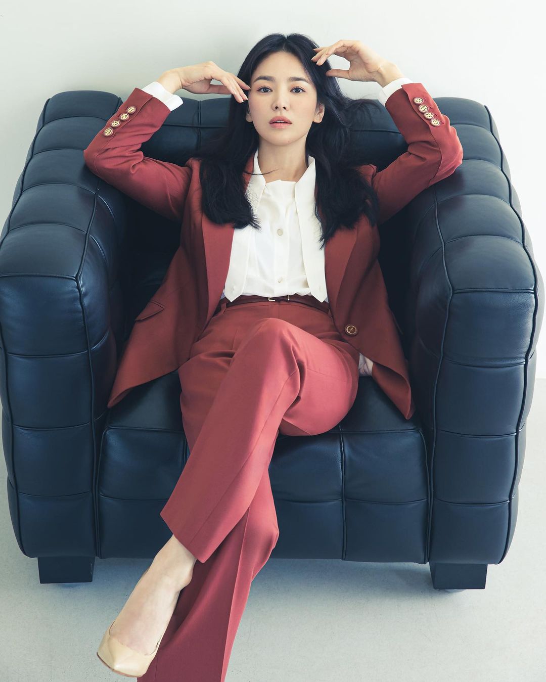 Song Hye Kyo khoe vẻ đẹp 'không tuổi' nhưng bị soi ra chi tiết bất thường - Ảnh 3