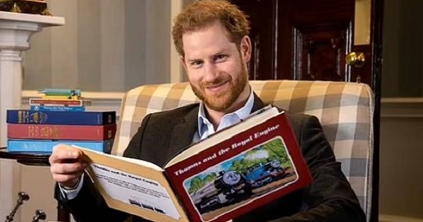 Harry ký hợp đồng triệu đô viết 4 cuốn sách, một quyển sẽ ra mắt sau khi Nữ hoàng qua đời