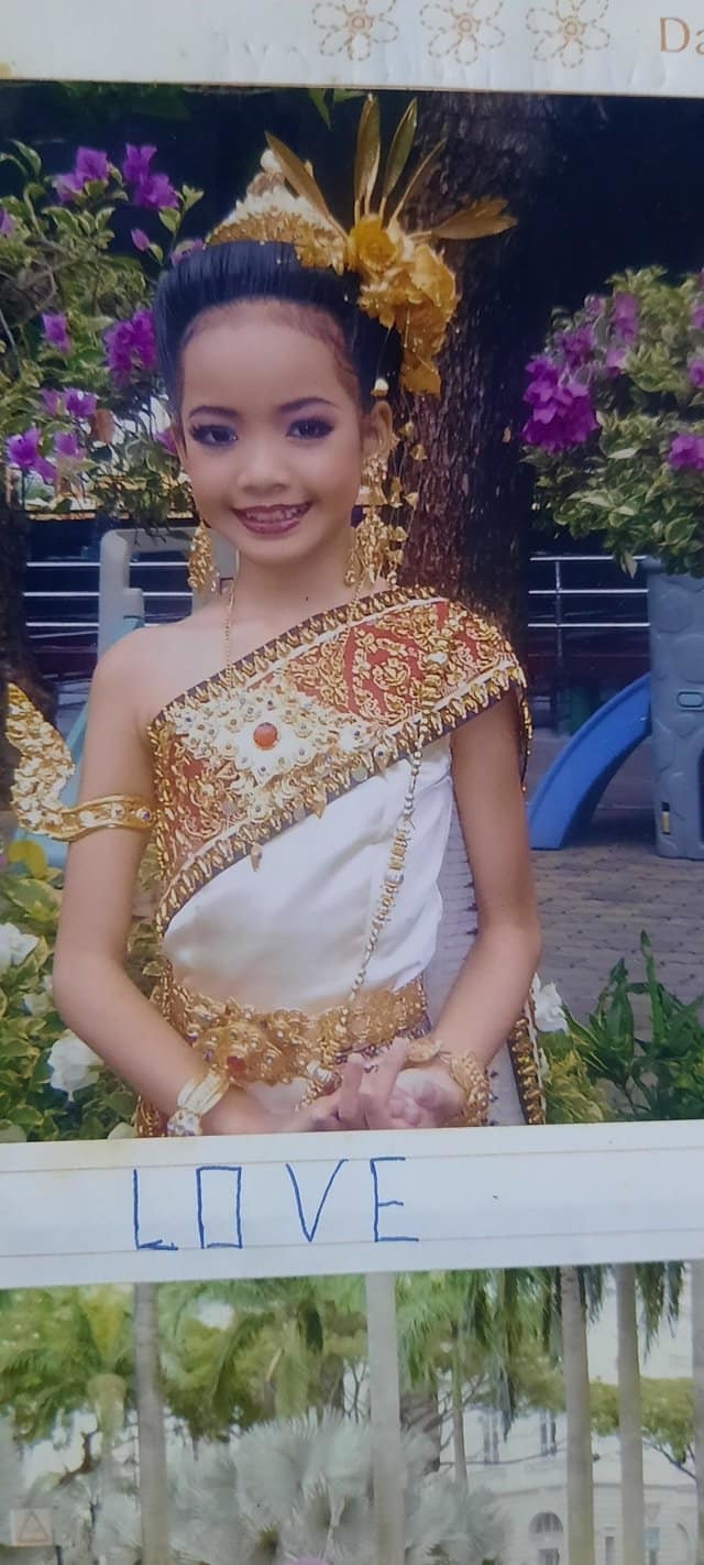 Loạt ảnh của Lisa BLACKPINK lúc còn là 'Miss Thái Lan' - Ảnh 4