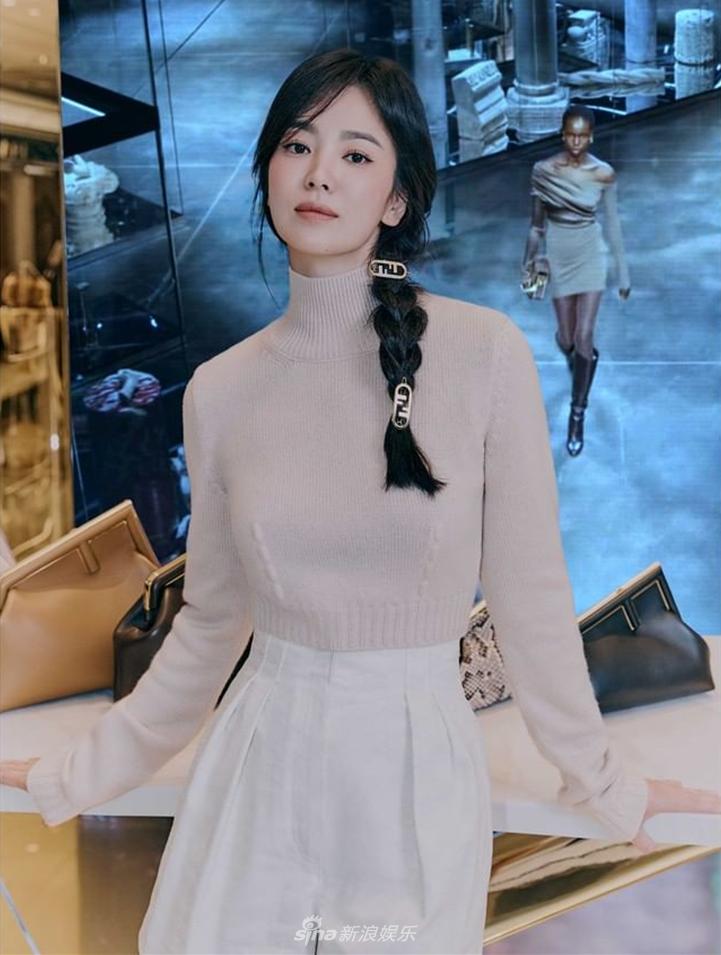 'Nghẽn mạng' với loạt ảnh xinh như gái 18 của Song Hye Kyo tại sự kiện - Ảnh 7