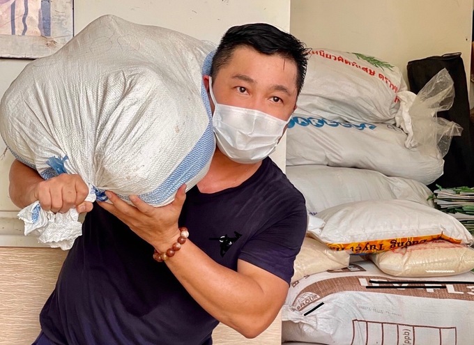 Lý Hùng góp 30 tấn gạo cho người nghèo - Ảnh 1